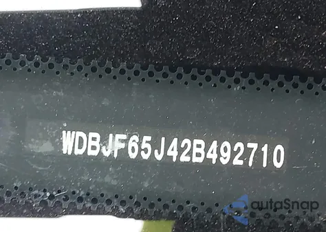 2002 Mercedes-Benz E 320 Special Edition z USA, uszkodzony, nr VIN WDBJF65J42B492710